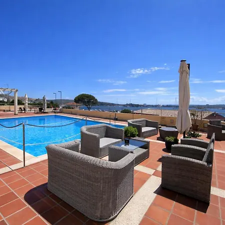 Hotiday Porto Hotell