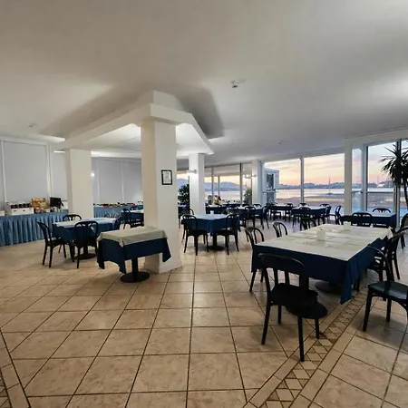 Hotell Hotiday Porto